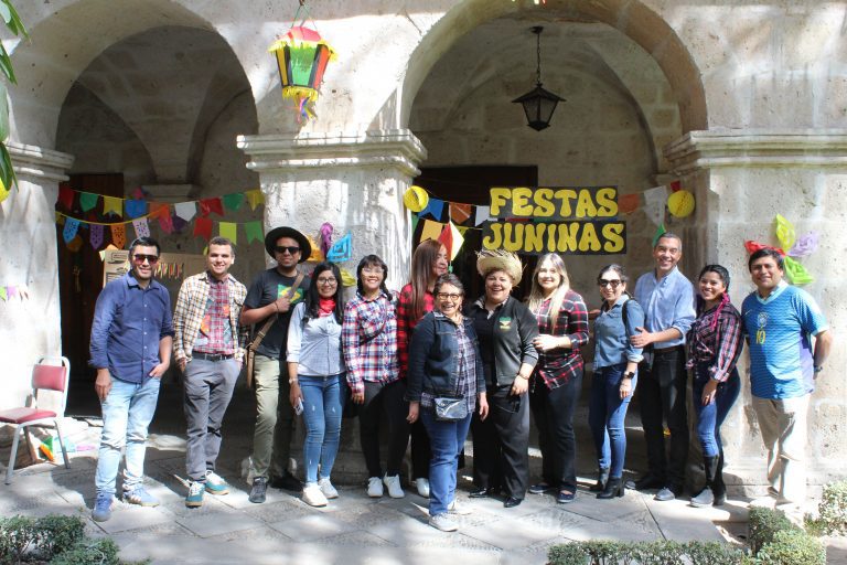 Festas Juninas 2025: el color y sabor de Brasil en el Centro de Idiomas de la UNSA