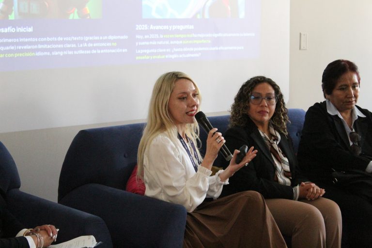 Centro de Idiomas de la UNSA realizó Mesa Redonda sobre inteligencia artificial y enseñanza de segundas lengua